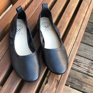 Vince Camuto size 9 black leather gathered ballet flats